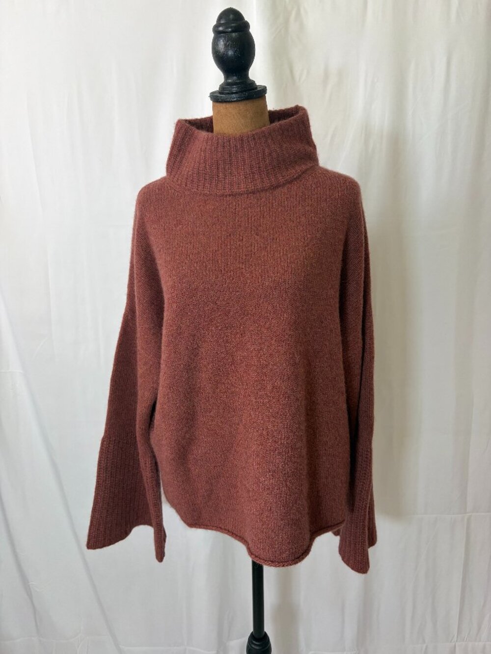 Skull Cashmere 100% Cashmere Oversized Turtleneck Sweater L Rust